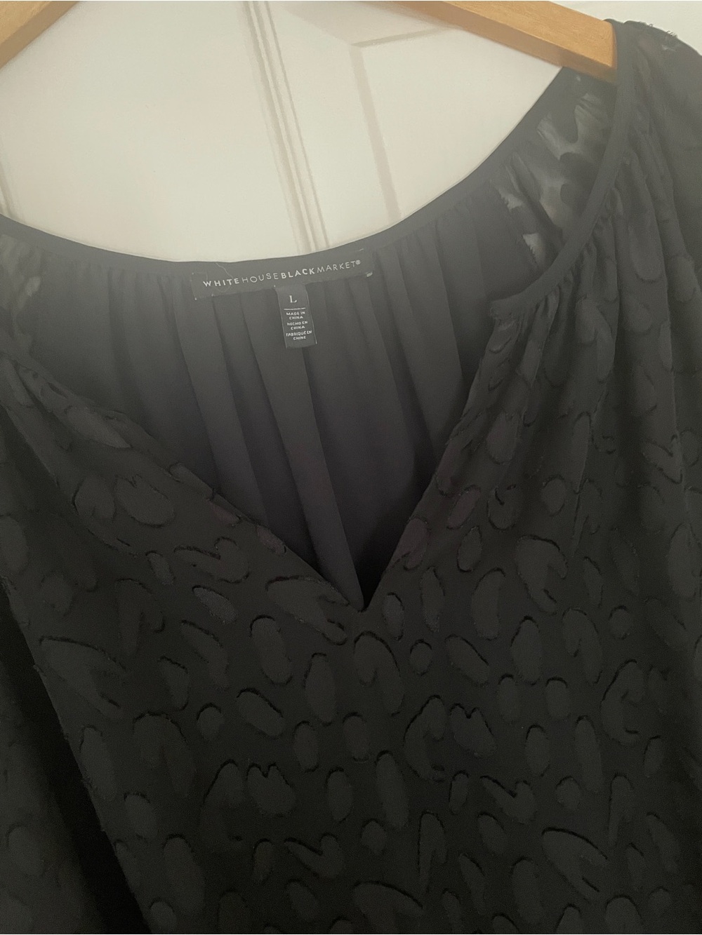 🖤 White House Black Market Black Sheer Patterned Blouse 🖤 - Picture 2 of 8